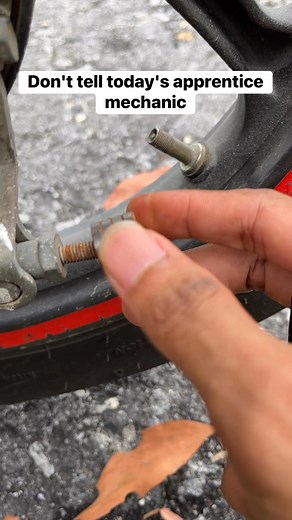 Don't tell today's apprentice mechanic #usa #austria #swiss #canada #england #jerman #parody #interetainment | Muklis creator