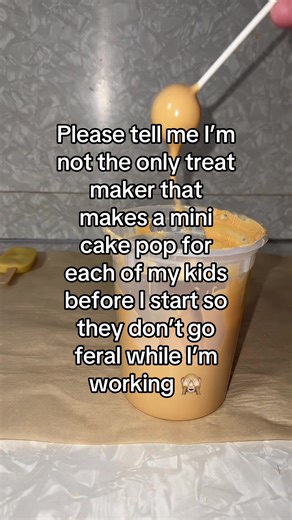 They will not leave me alone the entire time I’m dipping pops if they don’t have theirs- even if they don’t actually eat it 🤣 #cakepops #cakepoptips #ggsweettreats #TikTokCreatorSearchInsightsIncentive #sweettreats