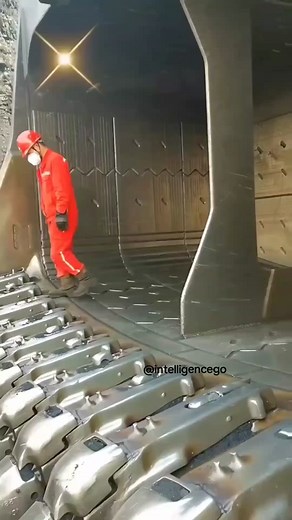 Excavators / big machines #excavator #operator #engineering #technology #intelligencego #fyp