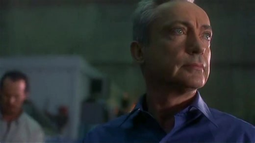 尤杜·基尔（Udo Kier）在电影《临界质量》（ Critical Mass）中出演的部分桥段