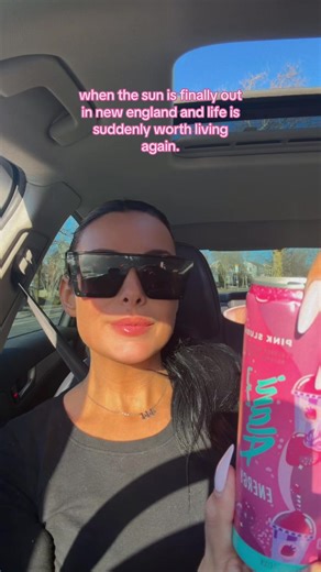 windows down & @Alani Nutrition is the perfect combo 🫶🏻