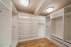 Closet Flooring Ideas (8 Best Types to Use)