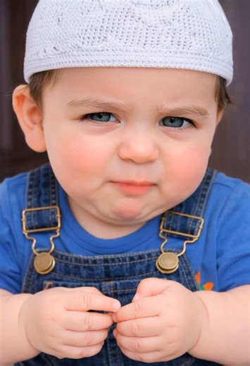 Mureed Shocked and Bazrug Rocked: A Viral Moment