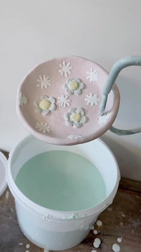 Dipping flowers 🌸 #potteryart #potteryvids #satisfyingvideo #glazingpottery #2000s #flowerpower #cottagecore