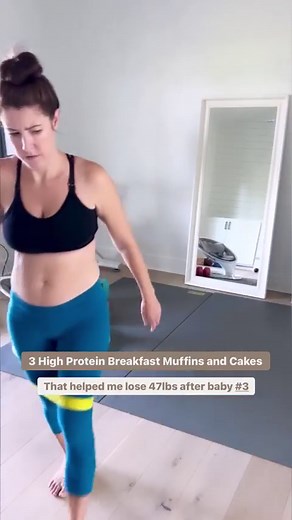 My three favorite high protein breakfast muffins and cakes….yes for breakfast🧁 Tomorrow is back to school for my kids so we prepped their favorite muffins and coffee cake to have as a quick and super filling breakfast to power them through the morning! And the fact that I can indulge in them as well while staying on track with my goals is 🙌🙌 Banana Chocolate Chip Muffins Ingredients ⁣ 3 bananas, mashed⁣ 2 eggs⁣ 1/2c maple syrup⁣ 1/2c all natural peanut butter ⁣ 1 tsp vanilla⁣ ⁣ 1.5c almond fl