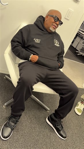 From the Breakfast Club to your living room We live, we loud, we LEGENDARY! "Joke Telling Business" is streaming NOW on @Netflix… clock in and catch these laughs 😁💪🏾 | Earthquake