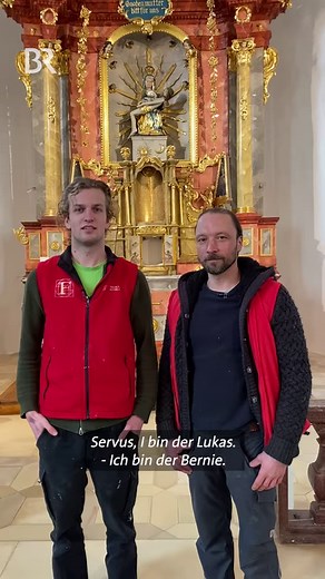 Bernie und Lucas tauschen bayerische Barockkirchen gegen laotische Tempel. Die Kirchenmaler und Vergolder aus Niederbayern sind daheim Experten für Restaurationsarbeiten - im südostasiatischen Land werden sie gleich mit dem Malen von buddhistischen Motiven herausgefordert. 🖌️🧑‍🎨☸️ 📺 Die ganze Folge - mitsamt den Tauschpartnern aus Laos und ihrem bayerischen Altar-Projekt - seht ihr am Montag, 2. Oktober, ab 20.15 Uhr im BR Fernsehen. ▶️ Alle Folgen der neuen Staffel "Mein Job - Dein Job" jet