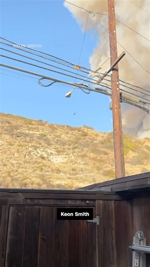 Video shows the moment a Malibu resident realized he had to evacuate before a wildfire burned his house to the ground. He then had to break the devastating news to his neighbors that there was nothing left of their homes either. Follow live updates: https://cnn.it/40uuHTv | CNN