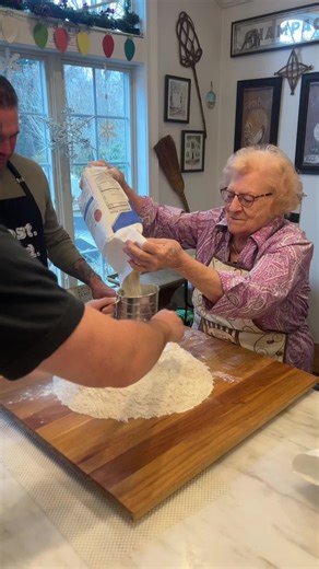 Merry Figmas!! 🎄❤️🎄#cuccidaticookies #FYP #nonna #italiangrandma #christmascookies