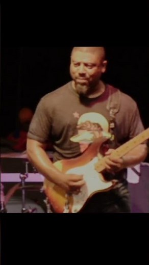 Jubu Smith lead guitar for Maze feat Frankie Beverly live performance