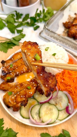 Anastasia D’Amario | High Protein Recipes on Instagram: "🌶️ SWEET CHILI GOCHUJANG CHICKEN ↓ So, you want maximum flavor but minimum effort? Try this easy 15 minute chicken meal prep! 🔥 Comment “yummy” or “need this” and I’ll send ALL of my cookbooks with 230+ healthy recipes like this straight to you‼️ Sweet, a little spicy, sticky and crispy… heathy eating doesn’t get better than this! 👀 This juicy chicken pairs amazingly with quick pickled veggies (which are already on my page) and a heapin