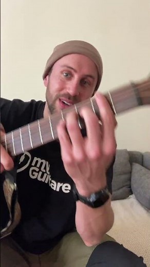 Beginners: the most comfortable position for playing well