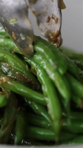 Easy Sautéed Green Beans Recipe. #sidedishes #greenbeans #simpleingredients | Chef Billy Parisi