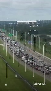 Timelapse footage shows eastbound traffic leaving the Tampa area ahead of Hurricane Ian. About 2.5 million Floridians are under mandatory or voluntary evacuation orders: https://2wsb.tv/3SFx5zQ | WSB-TV