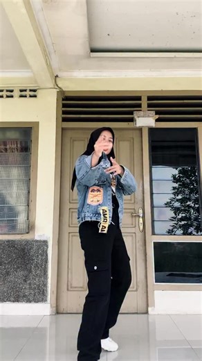 Nayla Tiara Puspa on Instagram: "OMG THIS IS SO LIT🤙🏻🔥 #cortis #fein #cortisgo #trend #dance"