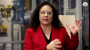 A rare look inside the factory that makes iPhone's Gorilla Glass