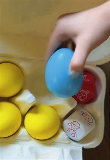 Unboxing Dancing Eggs: Fun Family Party Game