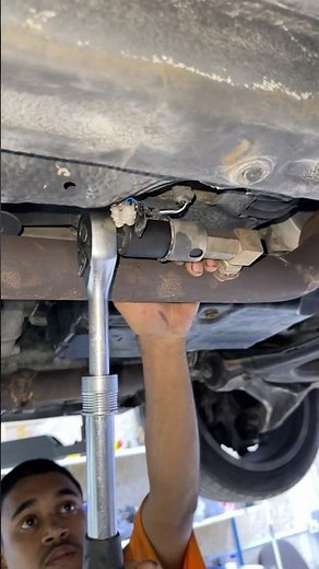 Best Way Removing Rusted Oxygen Sensor & Clean #short #oxygen #catalyticconverter