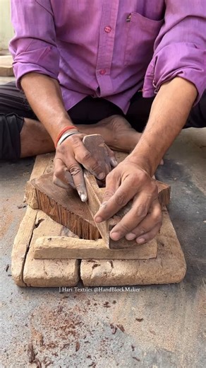 Hari Textiles | Wooden Hand Block Maker | Workshop & Classes on Instagram: "Bagru Wooden Hand Blocks | Hari Textiles | Natural Hand Block Printing | Hand Block Maker Bagru is known for its earthy tones and natural hand block printing, and if you’re searching for authentic wooden hand blocks in Bagru, Hari Textiles is here to support your craft. We manufacture hand-carved wooden hand blocks made from premium Sheesham wood, designed specifically for Bagru-style printing. Our blocks are carved by e