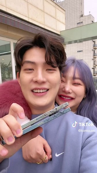 How to Remove SIM Card from Smartphone Easily