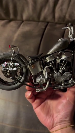 Stunning Panhead Chopper Model Showcase