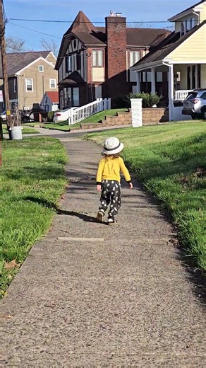 AJMV running like a 32 month old can