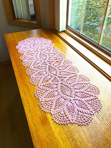 Crochet Table Runner: Vintage Pineapple Design, Orchid Pink Cotton - Etsy
