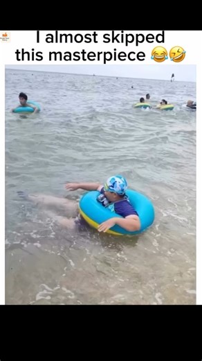 Scale Your Story Branding & Marketing on Instagram: "“The bluetooth device has connected” ahh video 😂😭 via: tt/machiteconosce0 In the video, a guy is floating on an inflatable tube near the shoreline, casually drifting with the waves. He looks relaxed, laughing with friends, when a sudden, stronger wave sneaks up behind him. Before he can react, the wave launches the tube forward at just the right (or wrong) angle. The momentum sends him sliding straight into a nearby person who’s standing in 