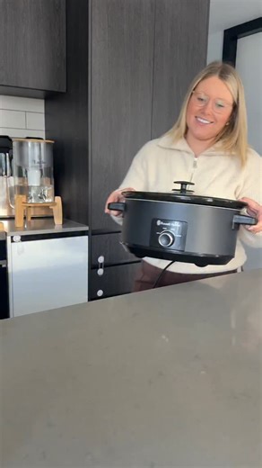 Slow Cooker Mexican Shredded Chicken (aka the easiest way to sort dinners and lunches for the week 🤌🌯) This one’s on rotation at ours every Monday night. It’s family-friendly, toddler-approved, and the best part? It basically cooks itself while you get on with your day 🙌🏼 Here’s how I make it: • 3–4 chicken breasts • 1 tbsp chili powder • 1 tsp cumin • 1 tsp smoked paprika • 1 tsp garlic powder • 1 tsp onion powder • ½ tsp dried oregano • Salt & pepper • 1 tin tomatoes (crushed or whole) • 1