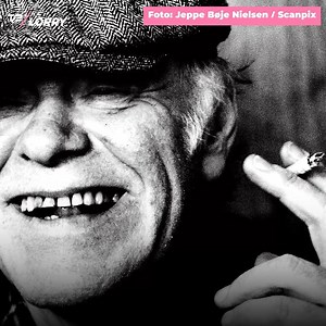 For to år siden mistede vi Kim Larsen 😓 Men vi mindes ham med Magnus' fantastiske historie om dengang, hvor Larsen hev ham med i et studie for at indspille "Engang var jeg vidunderbarn" 🙏🎵 Hvad er dit yndlingsnummer med Kim Larsen - og hvorfor? | TV 2 Kosmopol