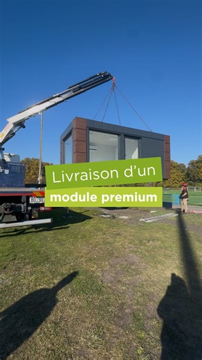 BOXINNOV | Conteneurs maritimes | Container aménagé on Instagram: "🏟️ Une nouvelle buvette prend place au stade de Villenave d’Ornon ! Livraison réussie d’un module premium aménagé sur mesure, pensé pour offrir un espace convivial et fonctionnel aux spectateurs et bénévoles 🍻⚽ ✨ Design moderne, isolation performante (RE2020) et installation rapide : tout a été pensé pour répondre aux besoins du club. Le module dispose de larges baies vitrées pour une belle luminosité naturelle &#
