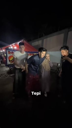 pecel lele slalu andalan @AisarKhaledd 🤣 @Ria Ricis @anskhalid #aisar #aisarkhaledd #anaskhalid #riaricis #konten