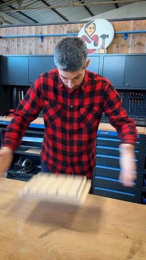 “Fresa il GripMaster anche dall’altro lato!” Me lo avete chiesto spesso. Ecco perché non ho voluto farlo. Se non sai cos’è il GRIPMASTER scrivi GRIP nei commenti. #falegnameria #lavorazionedellegno #faidate | Mattley - Artigiano digitale