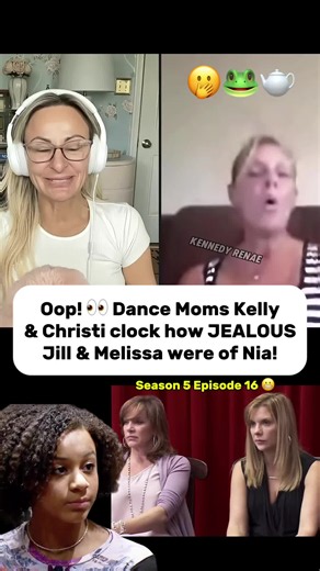 Oop! Yall I’ve BEEN waiting for this reaction! Christi and Kelly’s initial reaction to Nia and Holly being isolated in season 5 once she began her music journey. They also both feel like none of the moms were happy for Nia and that Jill and Melissa looked annoyed while Holly talked about Nia’s first music video. Not shown on the show, but Holly allegedly asked the moms to come to the recording of the video but they said they were too busy but got tattoos that day! 😭😩 #dancemoms #viral #fyp #ni