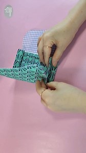 Quick and Easy sewing tips/ Fabric middle wallet / making a Center Zipper Pocket Finished size : 15cm(5 7/8") x 9cm(3 1/2") x 1.5cm(5/8") Materials Outer layer 17cm(6 3/4") x 28.5cm(11 1/4") 1 15cm(5 7/8") x 17cm(6 3/4") 1 10cm(4") x 18cm(7 1/8") 1 Lining 17cm(6 3/4") x 28.5cm(11 1/4") 1 zipper 15cm(5 7/8") plastic snap button interfacing (it is similar to 'Pellon 987F" or Vilene H630') 15cm(5 7/8") x 26.5cm(10 3/8") #sewingtutorial #diy #sewingtips #diywallet #fabricwallet #tendersmilehandmade 