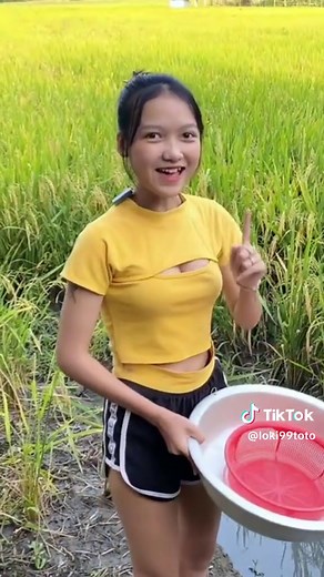 Cute Vietnamese Girl Catching Fish in Vietnam | Heartwarming Video