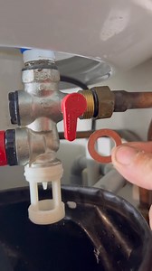 137K views · 600 reactions | Problème chauffe-eau #plomberie #astuces #tutorial #plombier #viralvideoシ #plombierchauffagiste #chauffeeau | Pic Pic | Facebook