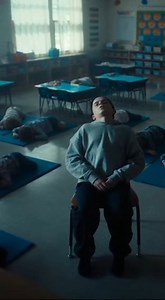 "MY 7-YEAR-OLD STUDENT BEGGED TO SLEEP IN HIS CHAIR. WHEN HE COLLAPSED, I LIFTED HIS SHIRT AND SCREAMED. Chapter 1: The Boy Who Never Lay Down The silence in a first-grade classroom is never truly silent. It’s a hum of breathing, the squeak of sneakers against linoleum, the distant buzz of the HVAC system. But at Maplewood Elementary, Room 104, the silence around Leo felt different. It felt heavy. Like the air before a thunderstorm. I’ve been teaching for eight years. I’ve seen it all. I’ve seen