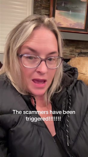 🚨 If someone shows up at your door claiming the bank sent them with documents for you to “sign and notarize,” it is a SCAM. Period. Banks do not send notaries to your house unannounced. They don’t send them for missed payments, loan mods, or “final inspections.” If you didn’t schedule it yourself, it’s fake. Scammers use this tactic to trick homeowners—especially anyone who recently missed a payment—into signing paperwork that can transfer ownership, add fake liens, or give them authority over 