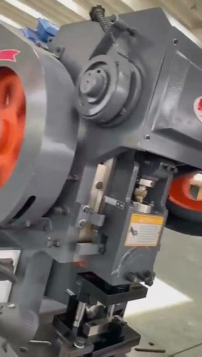 KAKA Industrial 25 Ton Mechanical Power Press Punching with dies #machinery #punchpress