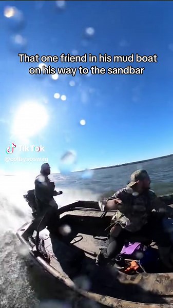 You can hear him 15 minutes before you see him😂😂 #fyp #bassboats #surfacedrive #gatortail #fishing #excelboats #basscat