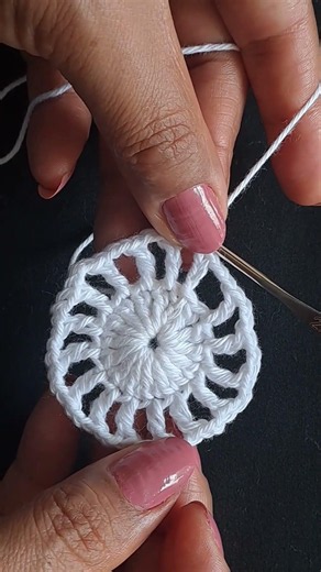 GRANNY FLORAL FACIL Y RAPIDO DE TEJER A CROCHET #crochet #knitting #ganchillo #teje # #grannycrochet