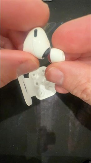 How to Change Airpods Pro Ear Tips #apple #airpods