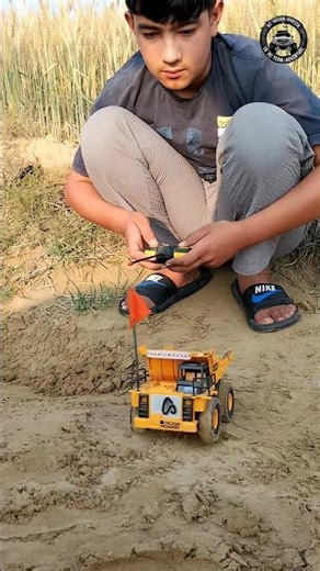 Crezy 4×4 Offroading High Power Dumper Truck Easy Remote control Drive