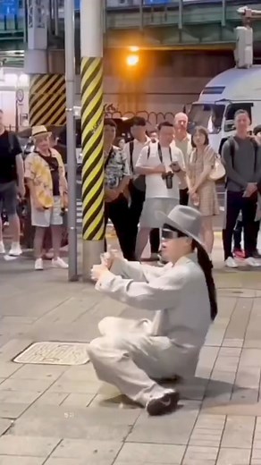 13K views · 658 reactions | I back The king of dance.. 藍藍Street performances.. Amazing share❗ #Street #performances #Streetperformers #busking #busker #reels #fbreels #sydney #show #weekend #city #reelsvideo #amazing #dance #Perfect #niceday #facebook | Kevinfen | Facebook