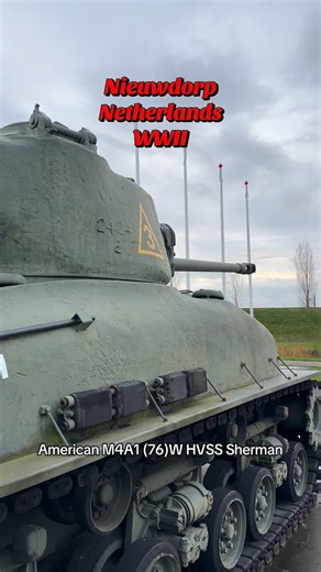 @war_discovery_tours on Instagram: "Le M4A1(76)W HVSS « Barracuda » (s/n 53204), exposé au Zeeland Liberation Museum, est un authentique « Easy Eight » de la Company F, 66th Armored Regiment, 2nd Armored Division « Hell on Wheels ». Accepté en octobre 1944 et débarqué en Europe en février 1945, il participe sans relâche à la campagne finale : baptême du feu lors du franchissement de la Roer (Linnich, Jülich), traversée du Rhin à Wesel, puis encerclement et réduction de la poche de la Ruhr (Reckl