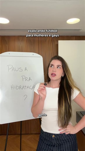 essa é a pausa pra hidratação? Aqui em casa, o @Bepantol Derma Toque Seco virou meu aliado do dia a dia por ser leve e não deixar a pele brilhando, e o Bepantol Derma Creme Multirrestaurador é o que eu pego quando sinto aquelas áreas mais ressecadas pedindo socorro. Os dois têm Pró-Vitamina B5 e ajudam a manter a pele hidratada, protegida e com aquele aspecto saudável *publi CH-20260518-82