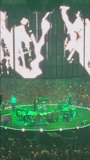 Radiohead. 6/11/2025 , Movistar arena . The bends álbum song .