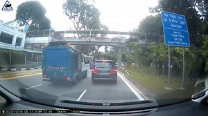 Why cannot turn right? | Singapore Road Accident