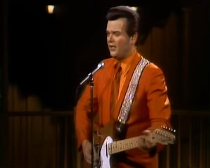 Conway Twitty – Hello Darling...🎧 Watch full this song: https://music.dohimusic96.com/conway-twitty-hello-darling/?utm_source=facebook&utm_medium=ngreel&utm_campaign=topcountryhits | Top Country Hits